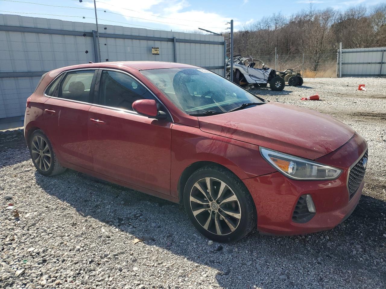 Hyundai ELANTRA Base