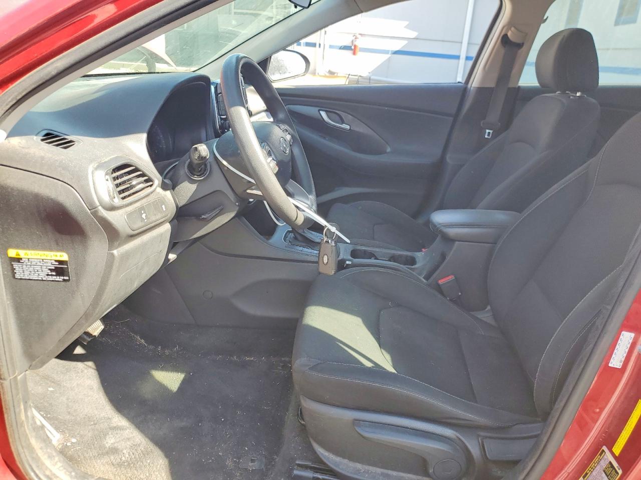 Hyundai ELANTRA Base