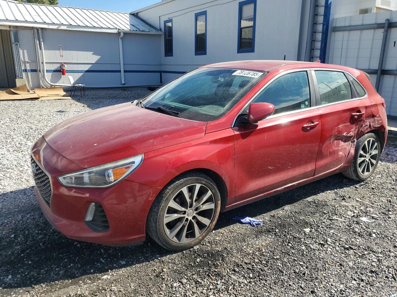 Salvage Hyundai ELANTRA Image