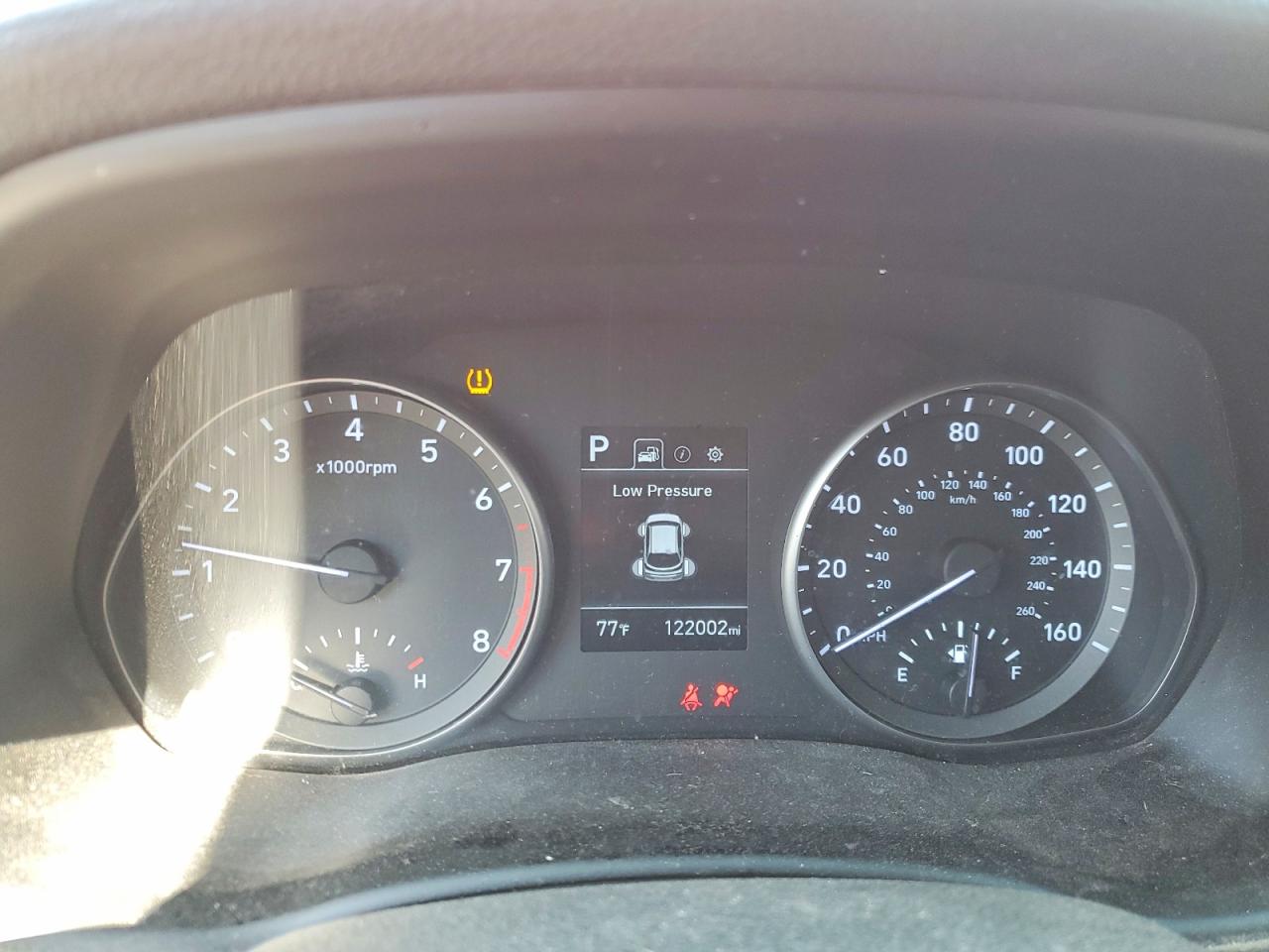 Hyundai ELANTRA Base