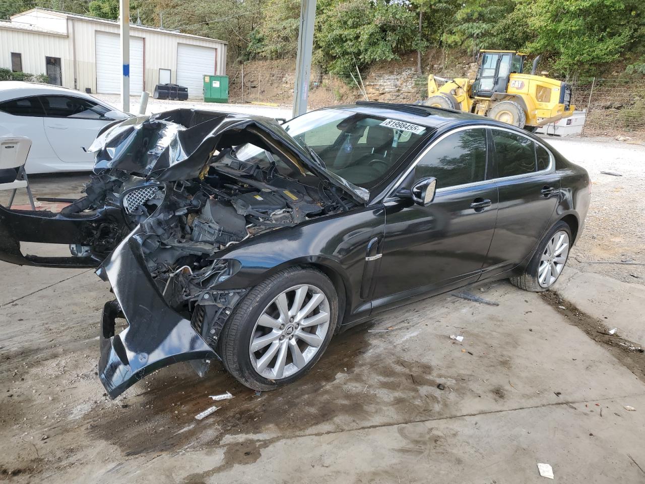Salvage Jaguar XF Image
