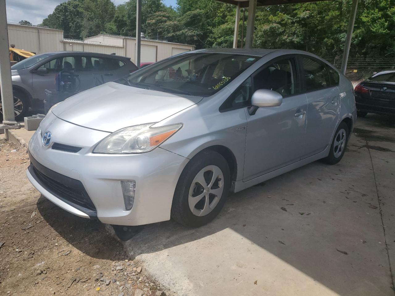 Salvage Toyota Prius Image
