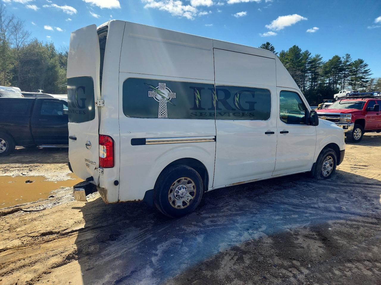 Nissan Nv