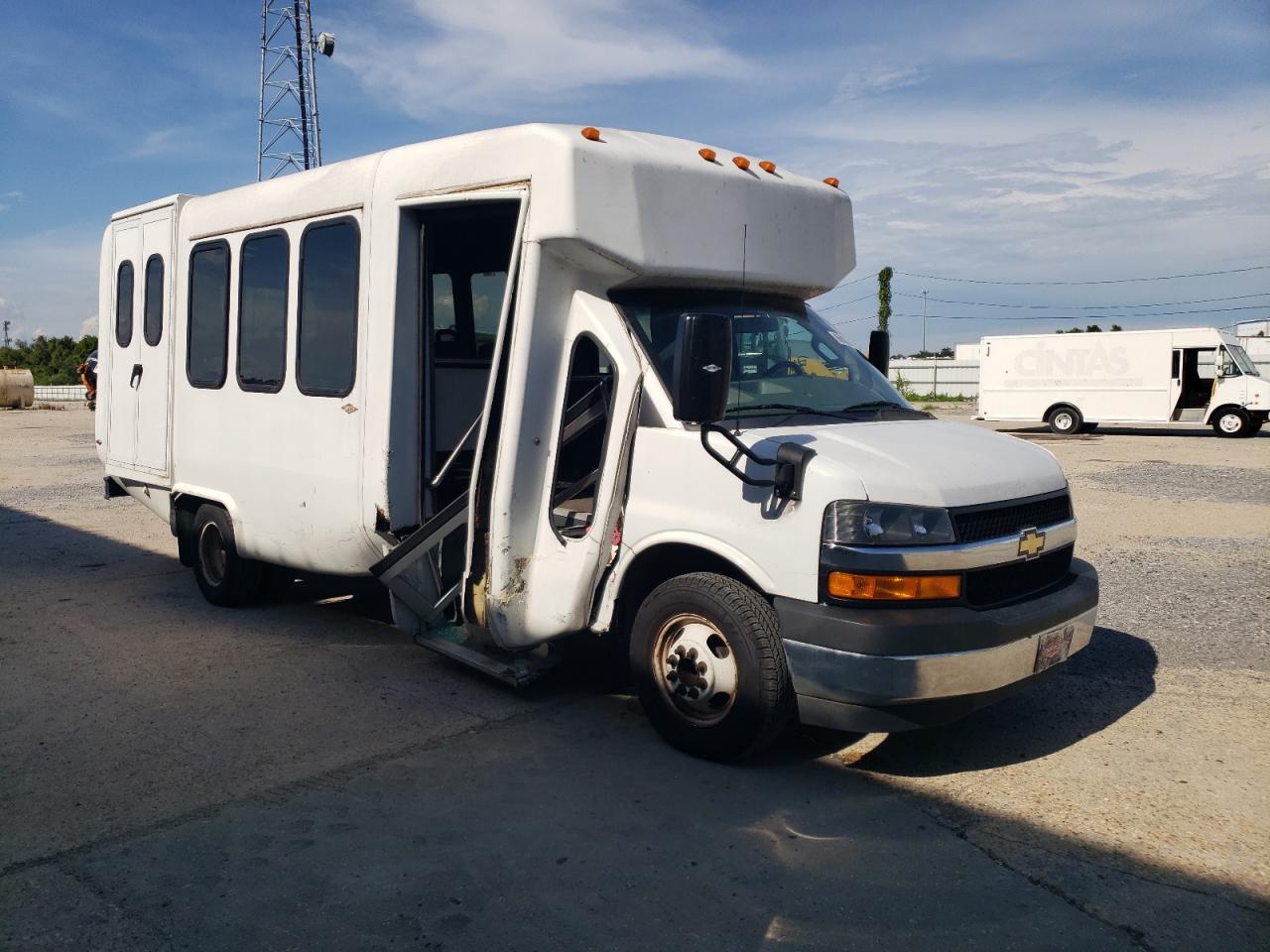 Salvage Chevrolet Express Image