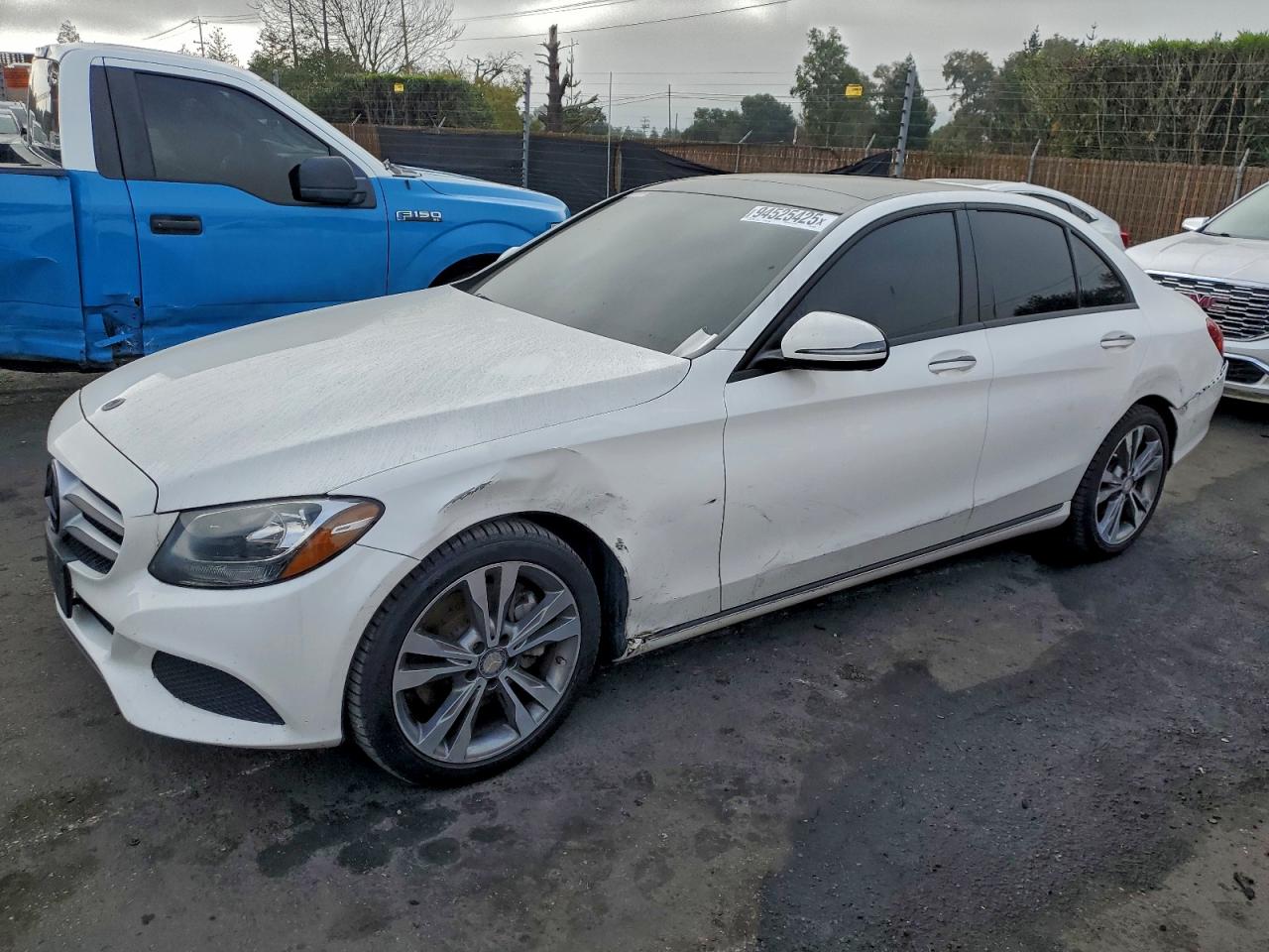 Salvage Mercedes-Benz C-Class Image