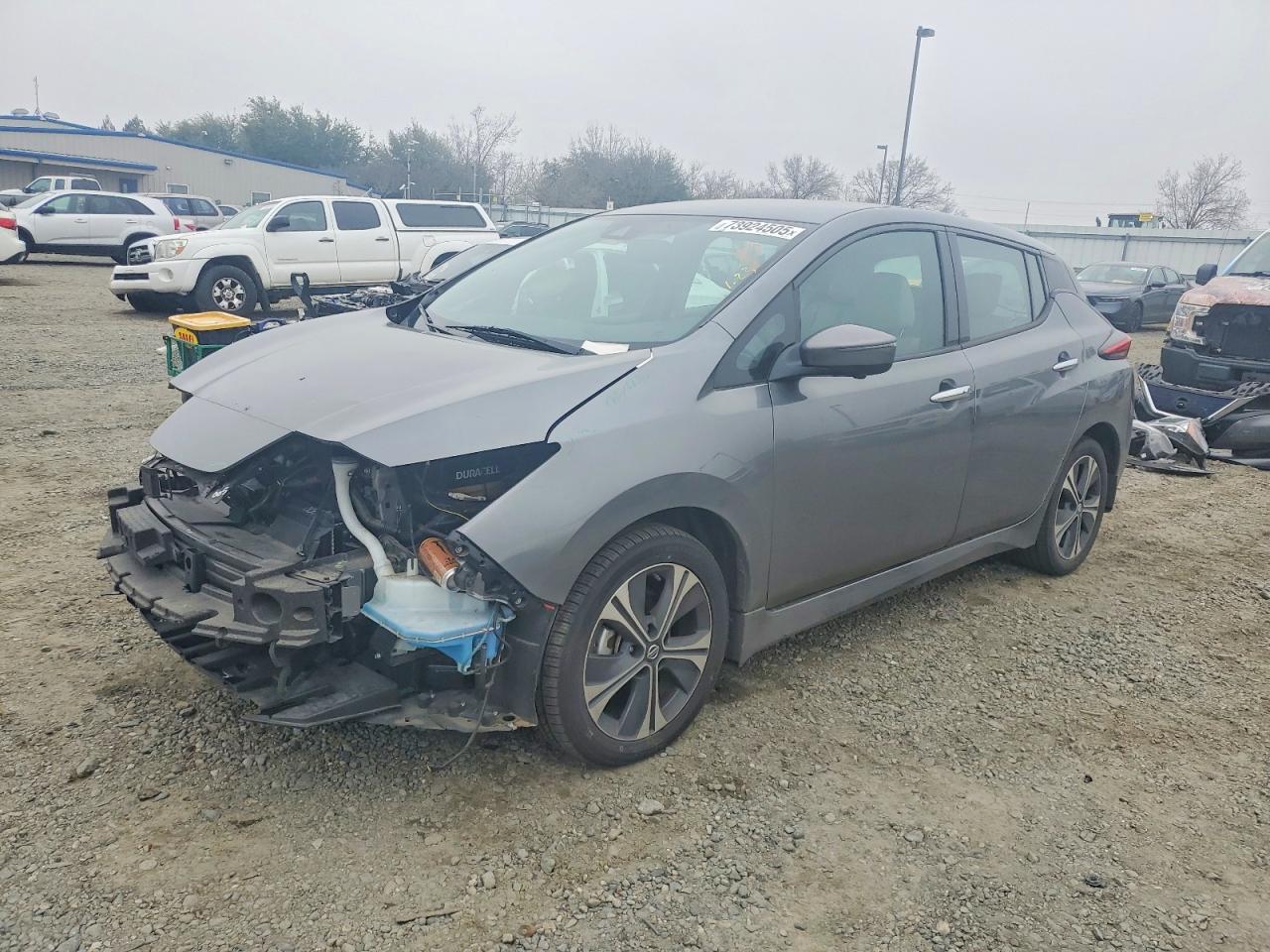 Salvage Nissan LEAF Image