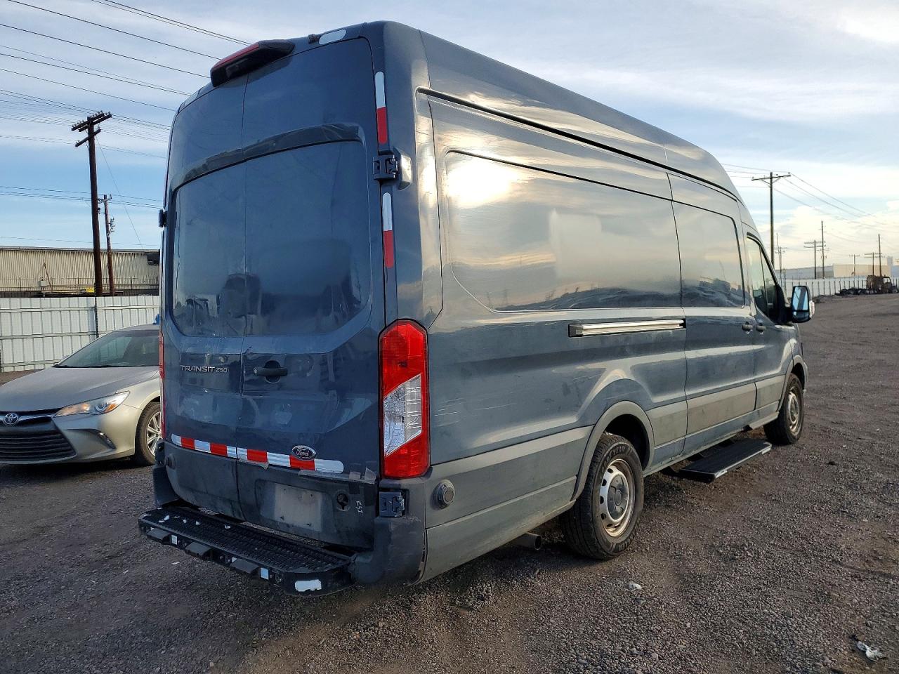 Ford Transit T-250