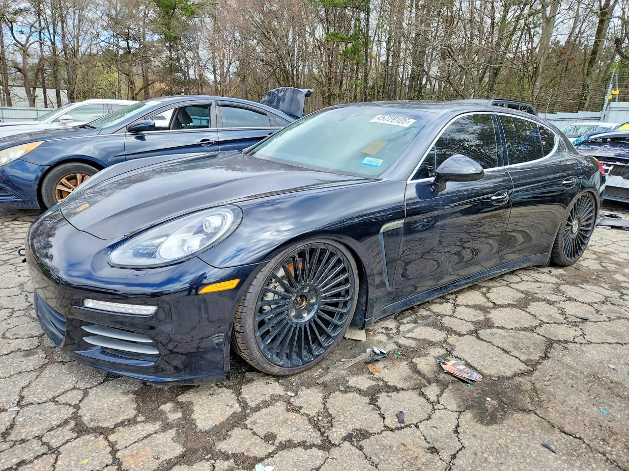 Salvage Porsche Panamera Image