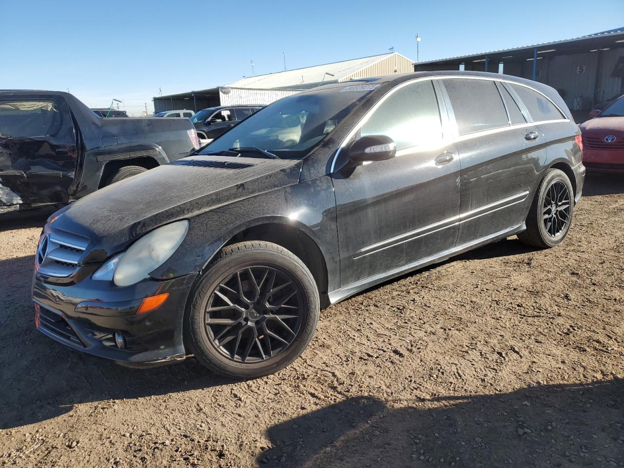 Salvage Mercedes-Benz R-Class Image