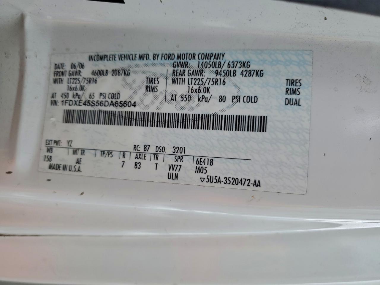 Ford Econoline E450 Super Duty Cutaway Van