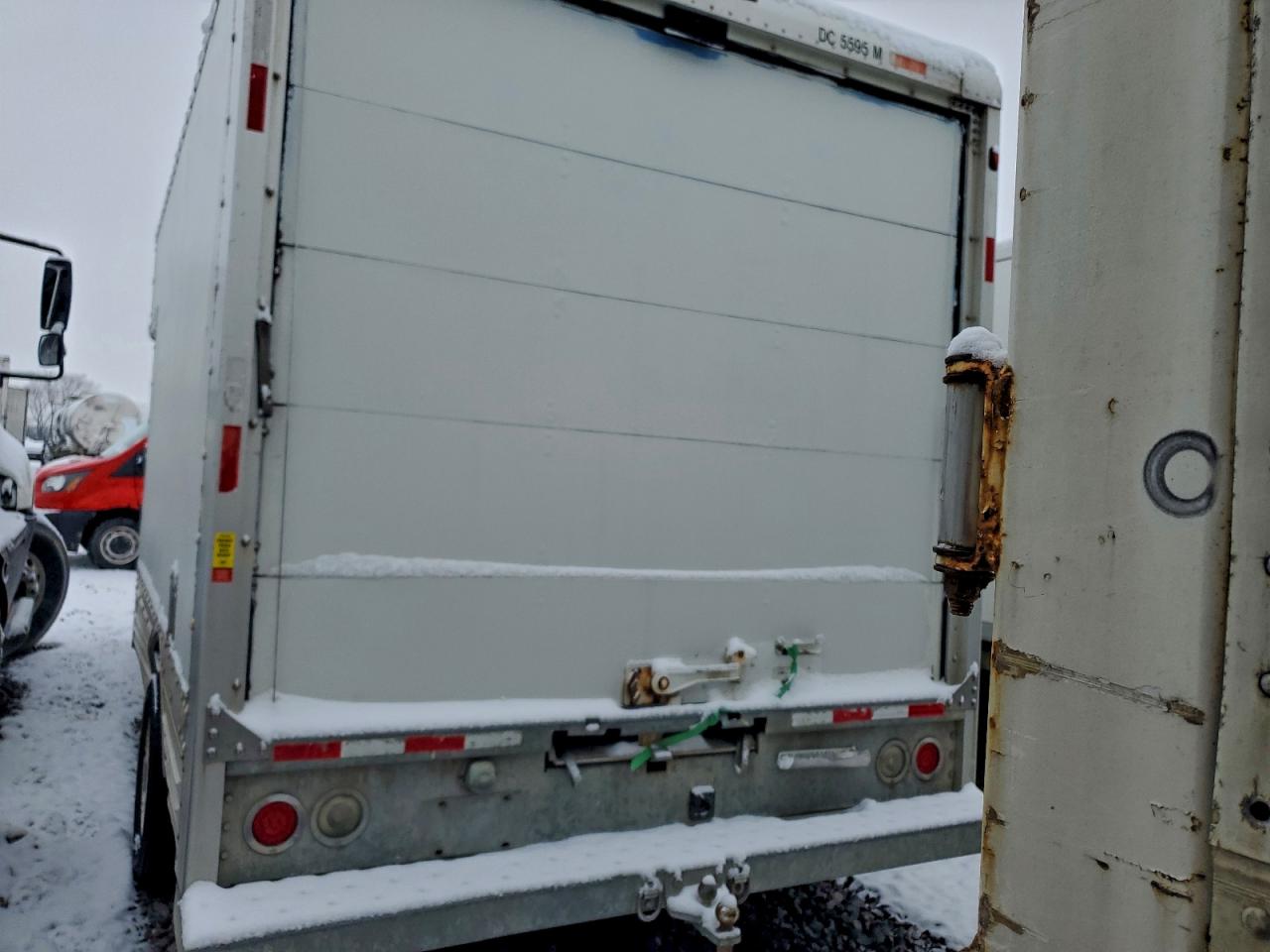 Ford Econoline E450 Super Duty Cutaway Van