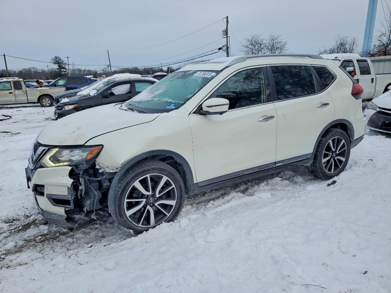 Salvage Nissan Rogue Image
