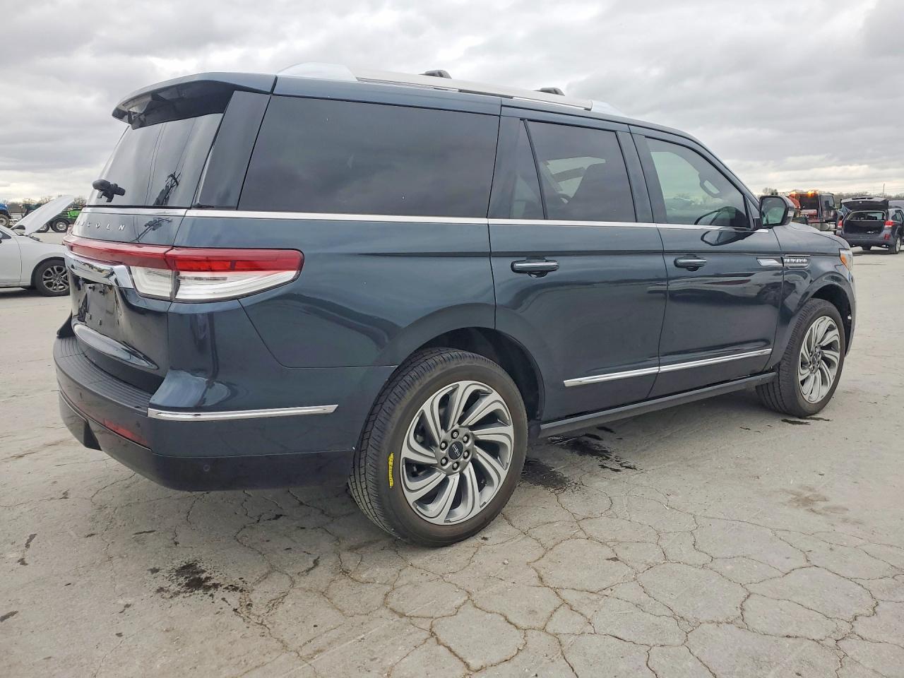 Lincoln Navigator Reserve