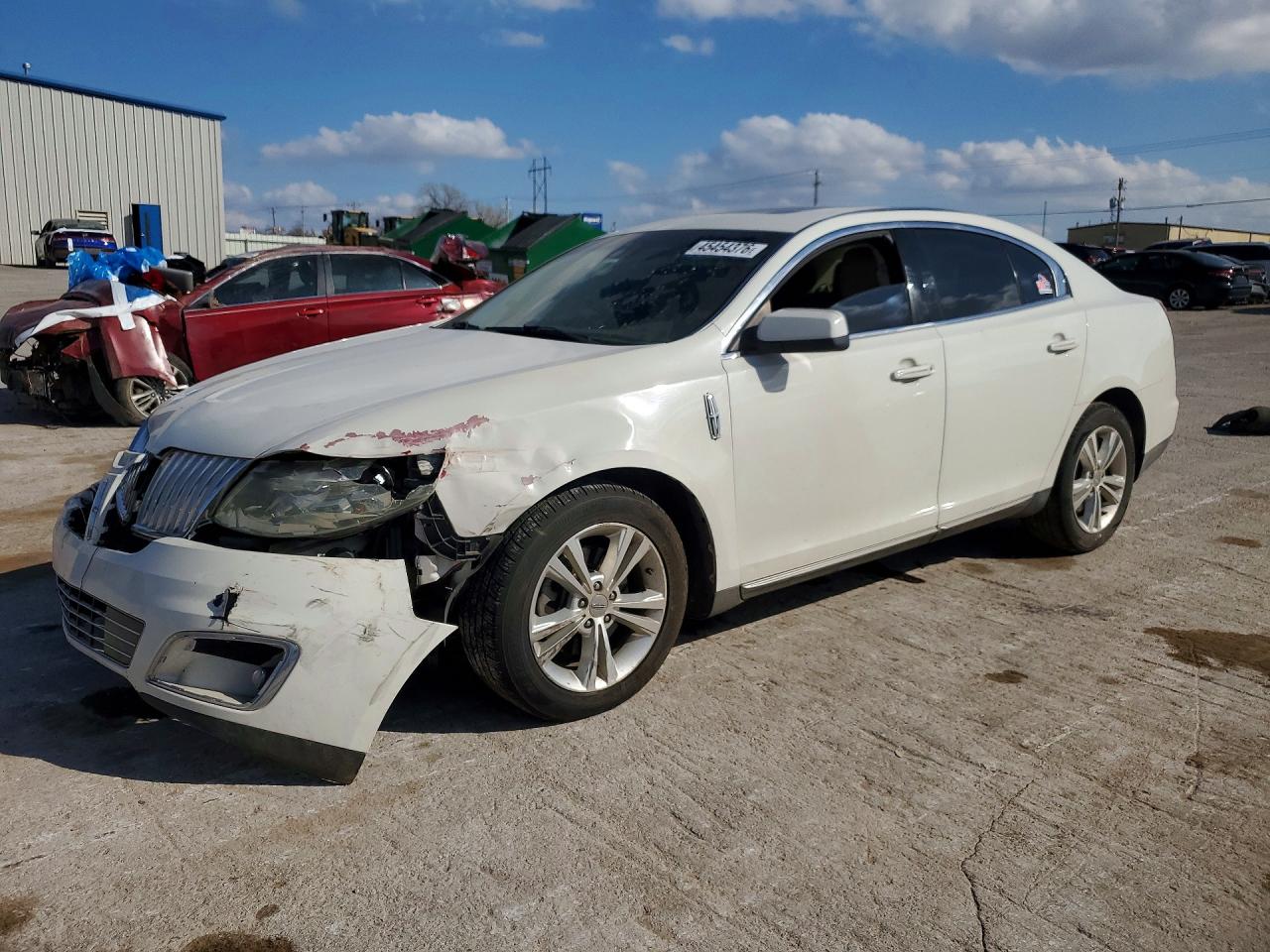 Salvage Lincoln MKS Image
