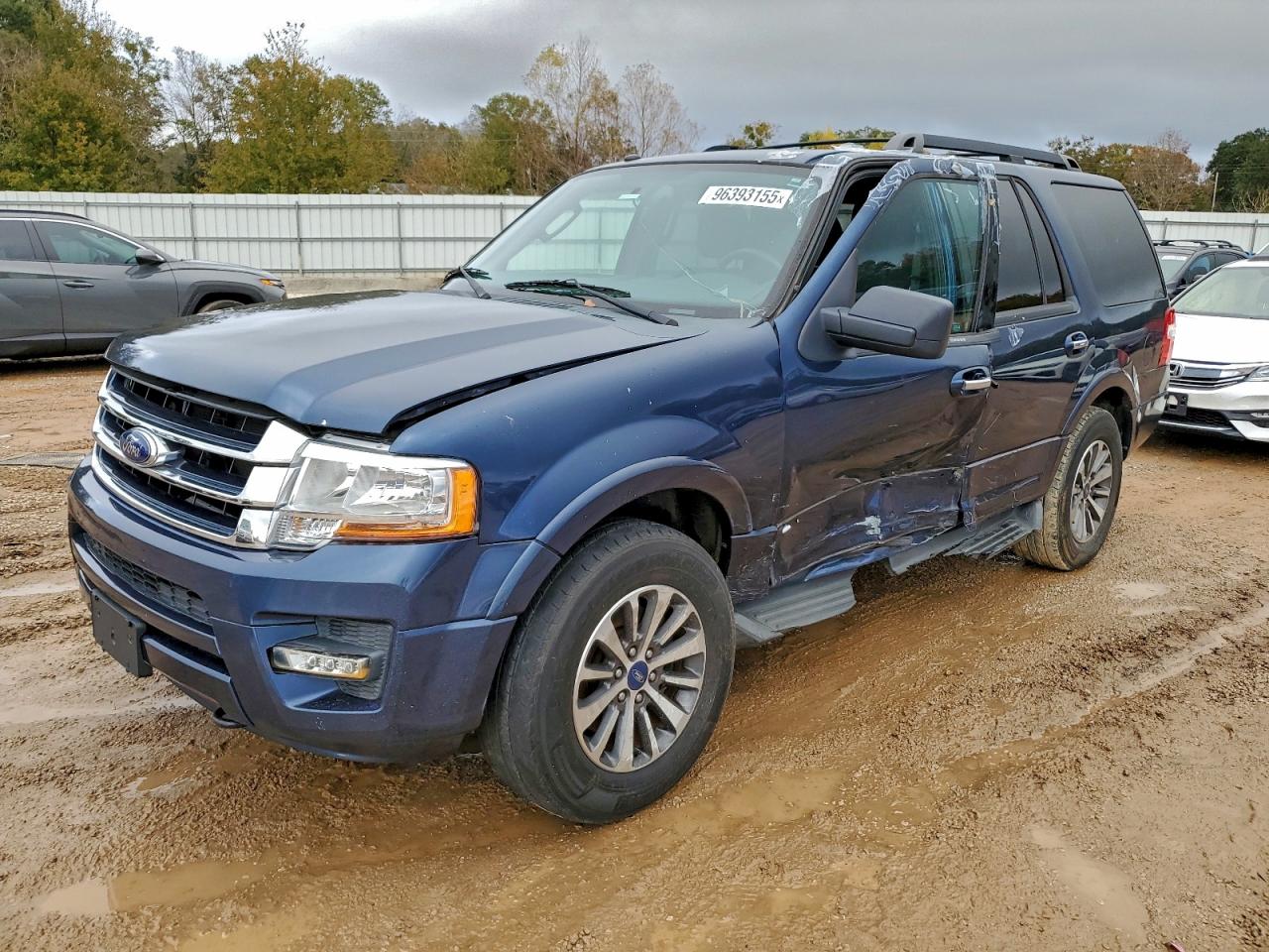 Salvage Ford Expedition Image