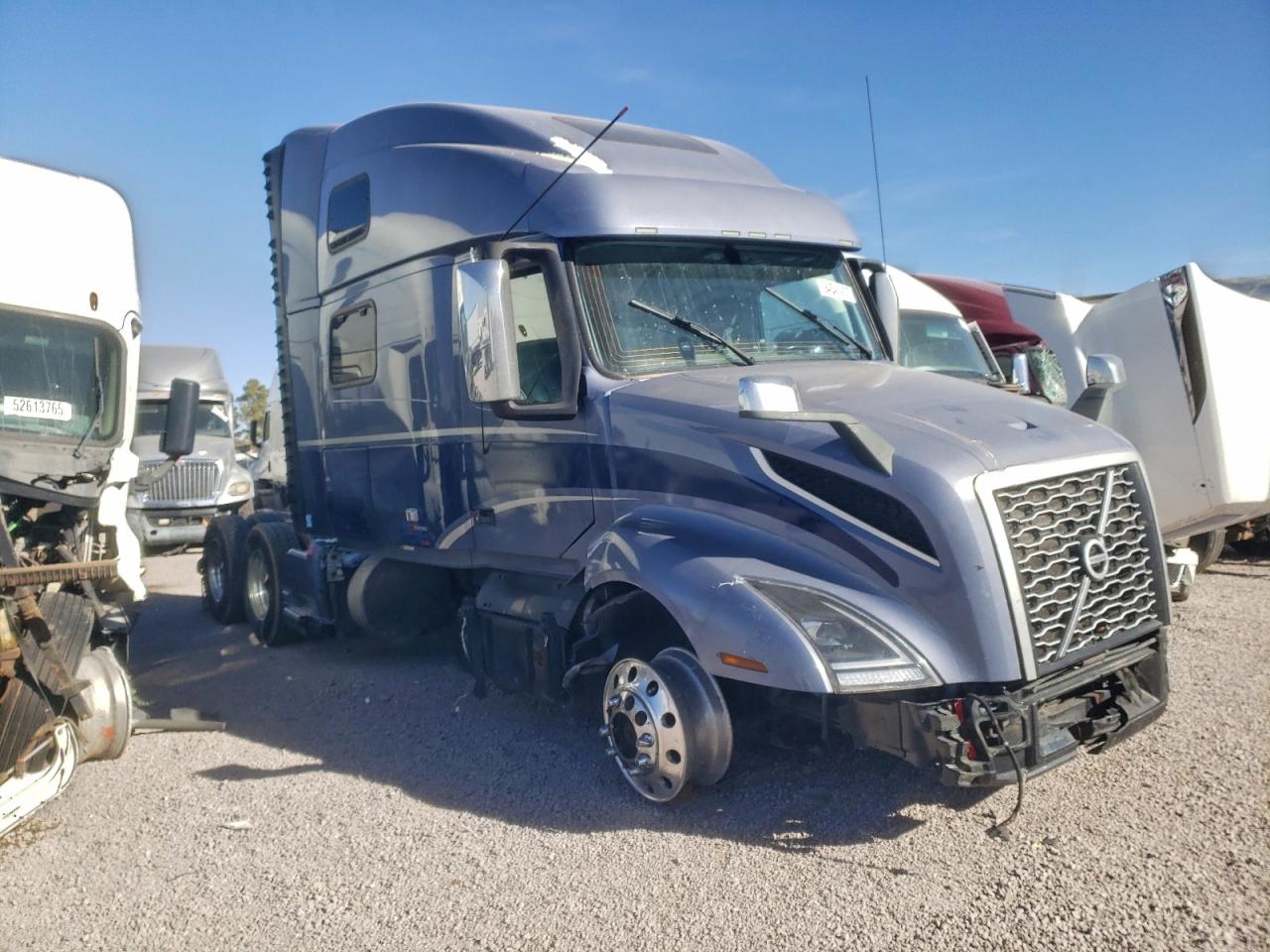 Salvage Volvo Vn Image