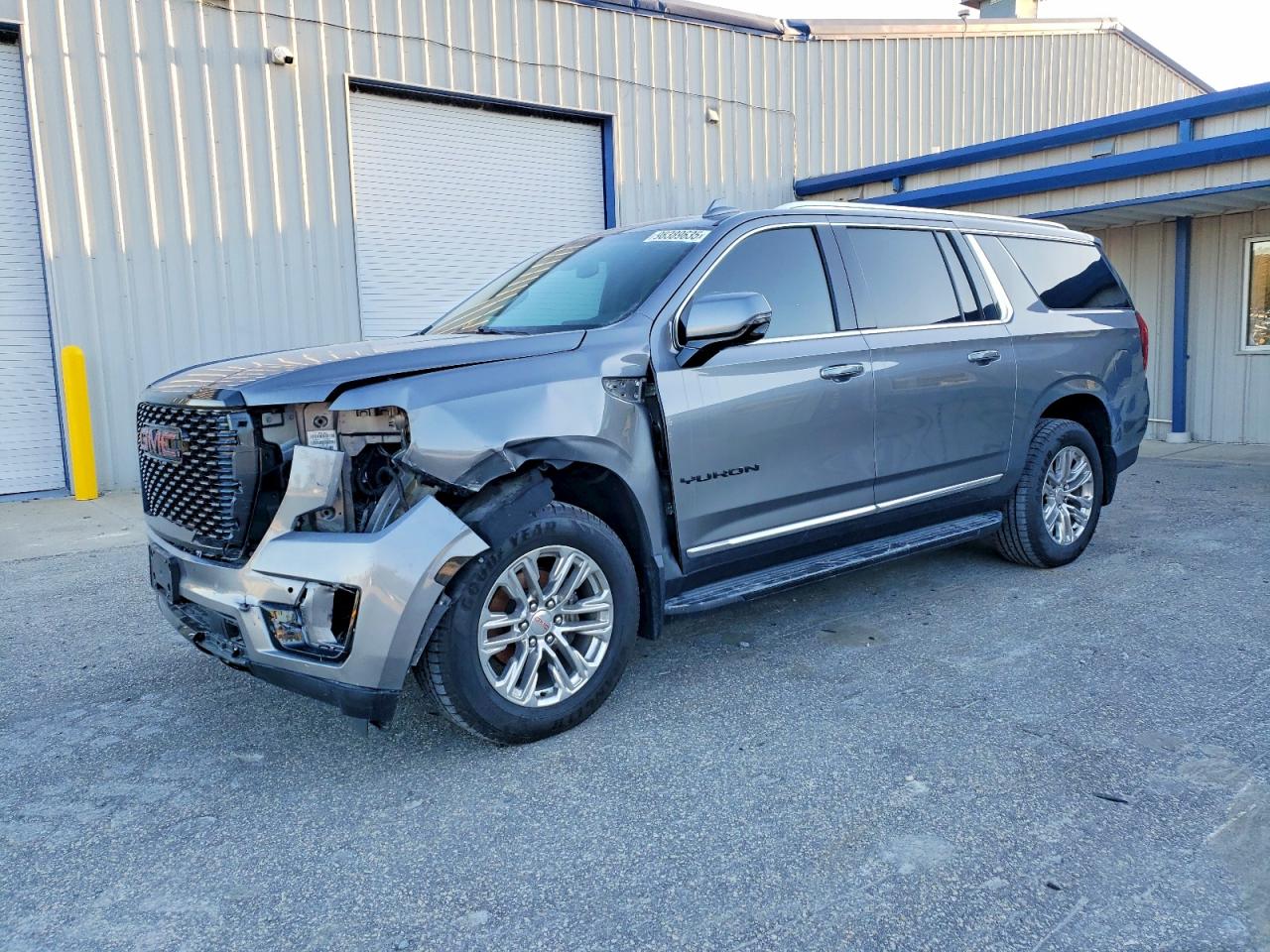 Salvage GMC Yukon Image