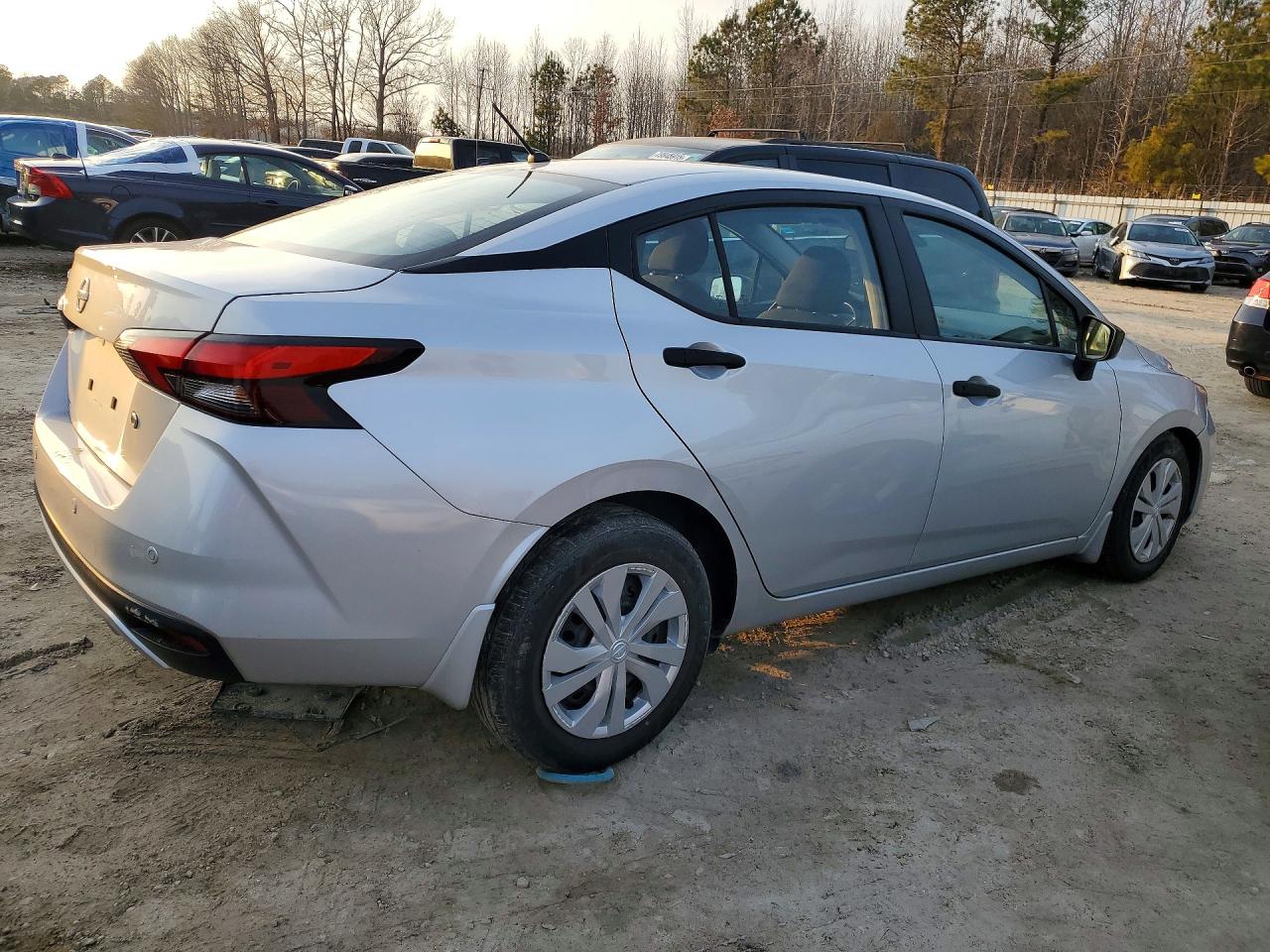 Nissan Versa S