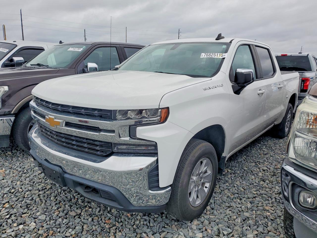 Salvage Chevrolet Silverado Image