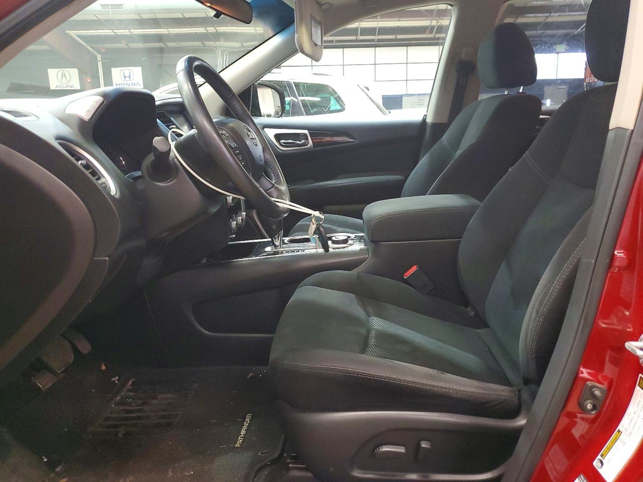 Nissan Pathfinder Sv