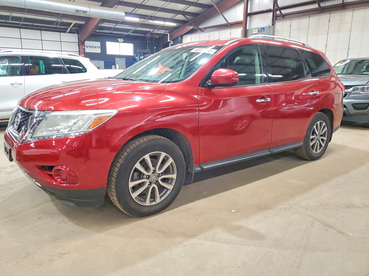Salvage Nissan Pathfinder Image