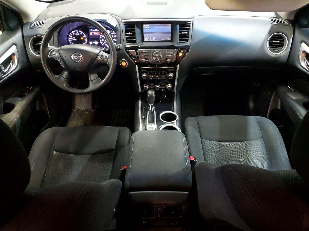 Nissan Pathfinder Sv