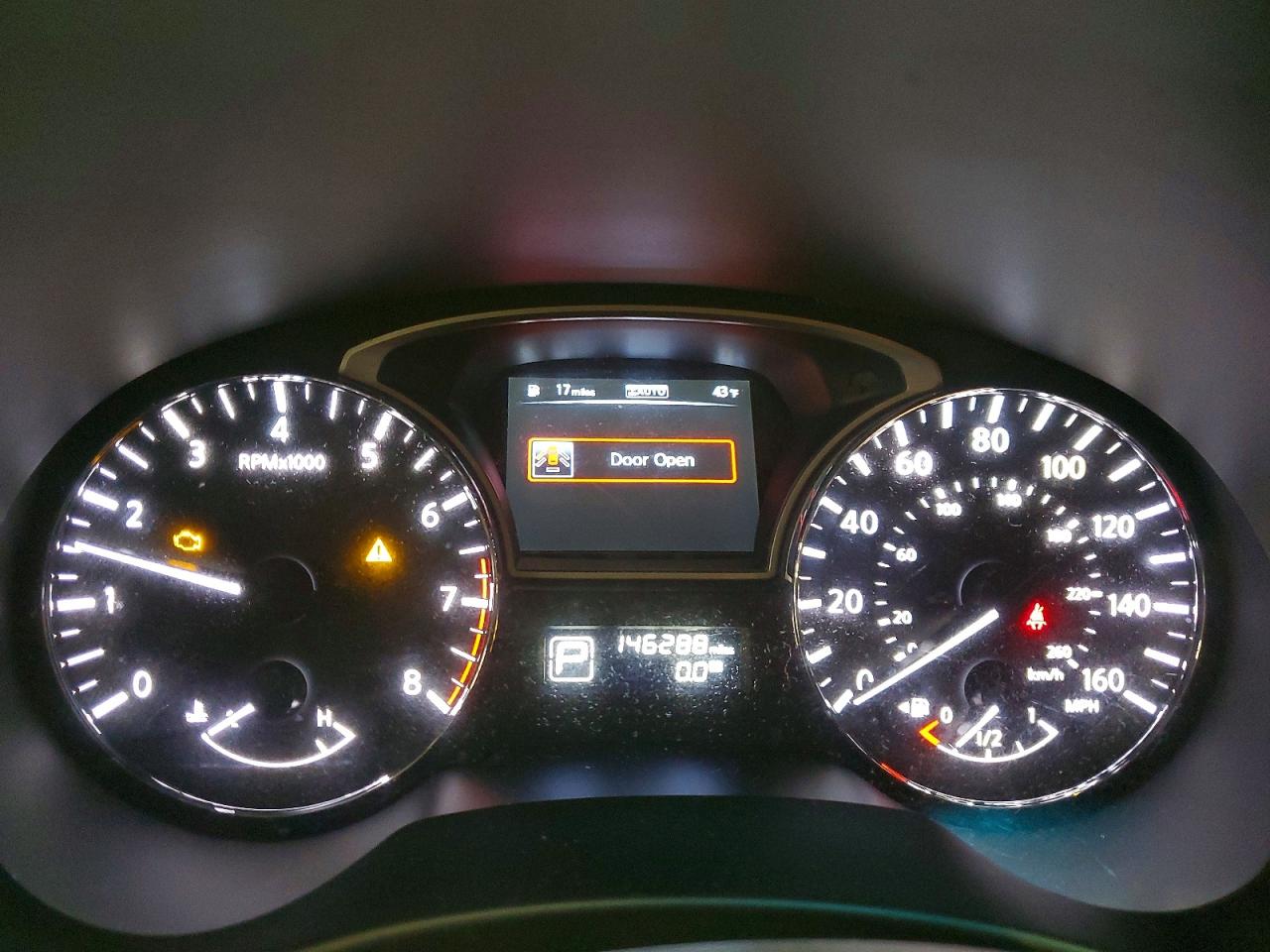 Nissan Pathfinder Sv