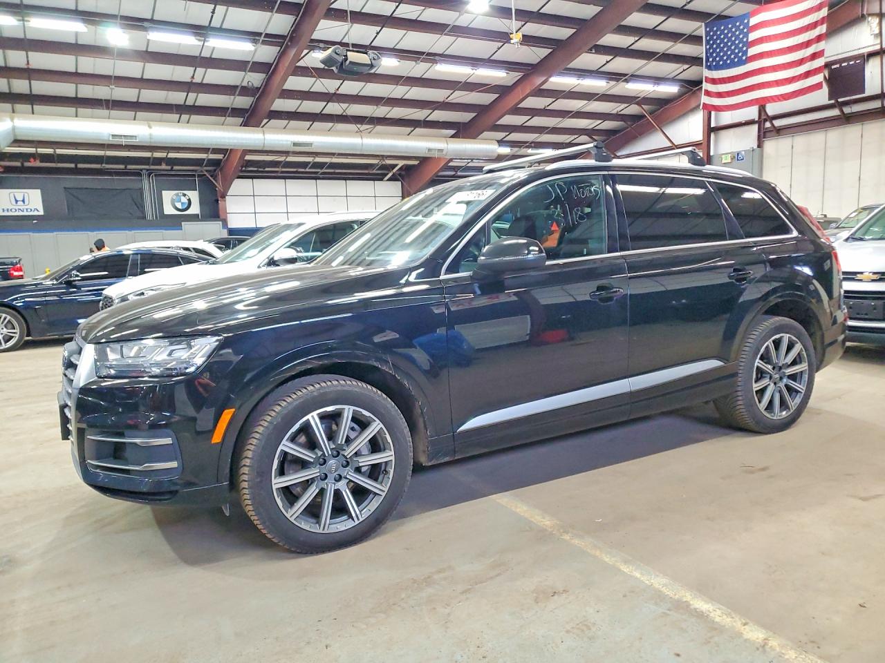 Salvage Audi Q7 Image