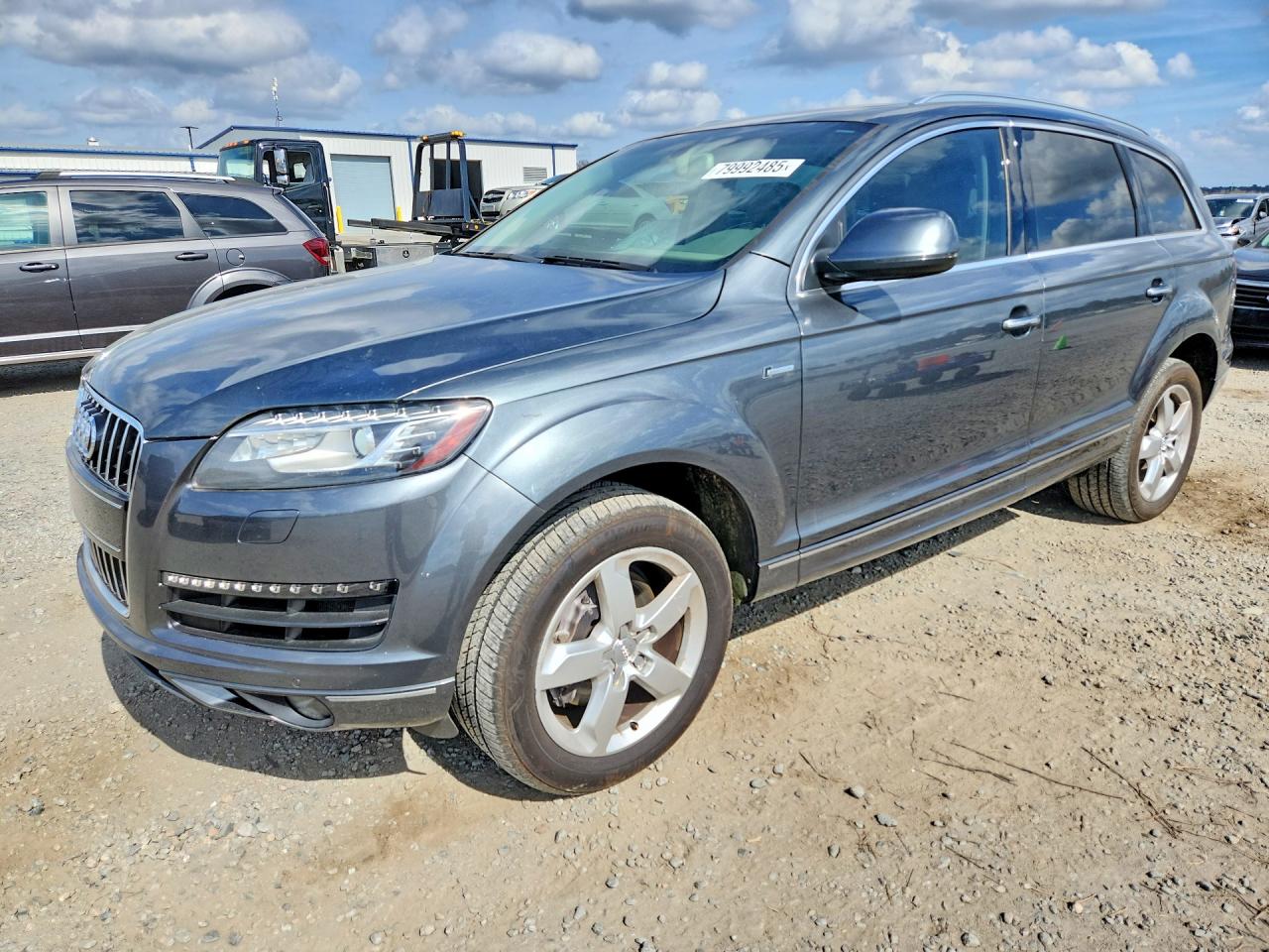 Salvage Audi Q7 Image