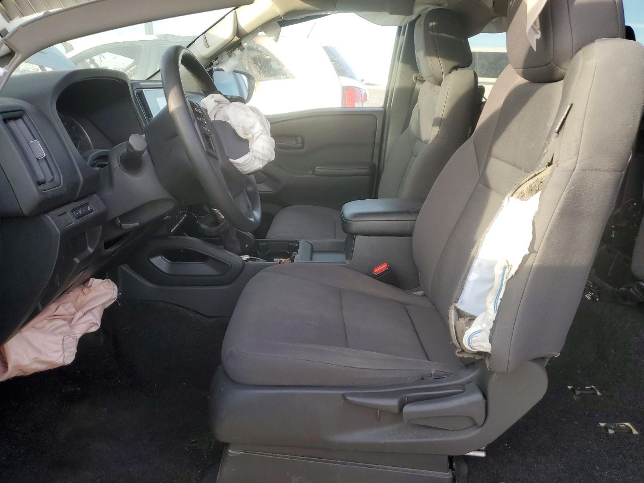 Nissan Frontier S