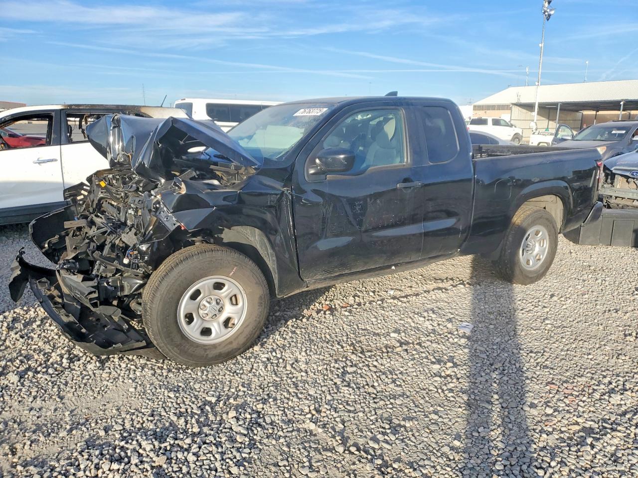 Salvage Nissan Frontier Image