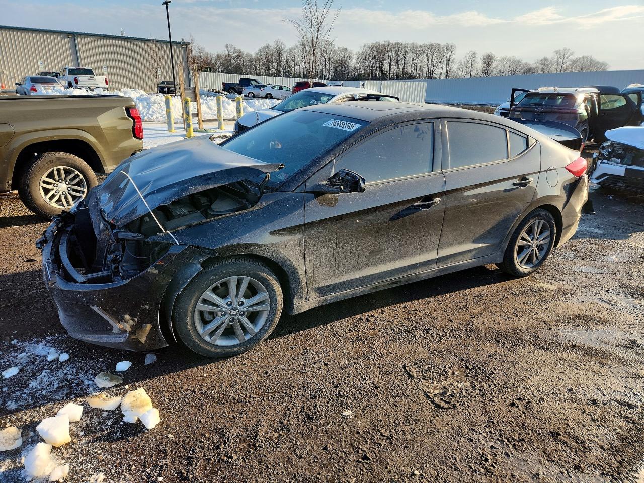 Salvage Hyundai ELANTRA Image