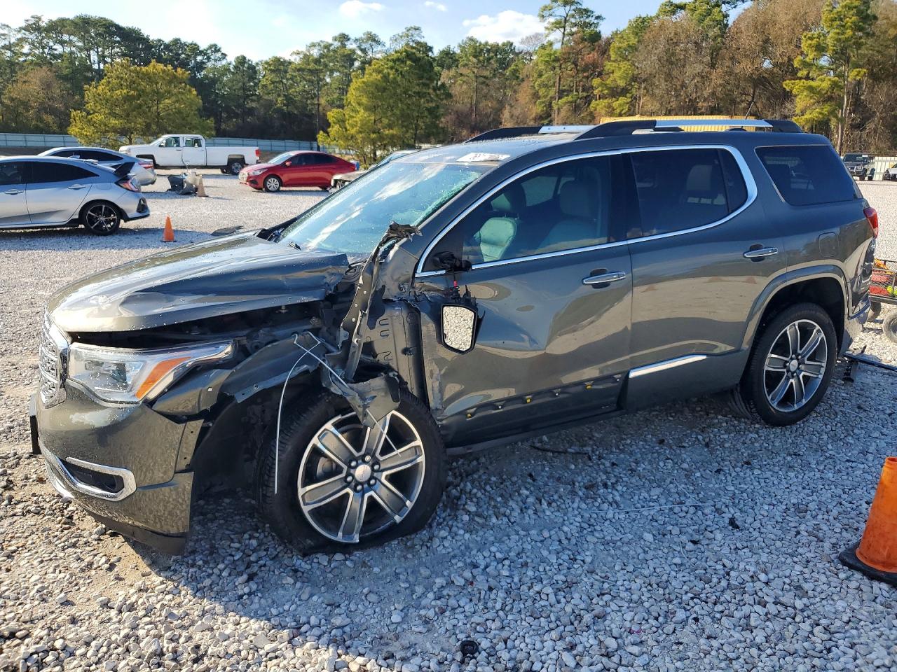 Salvage GMC Acadia Image