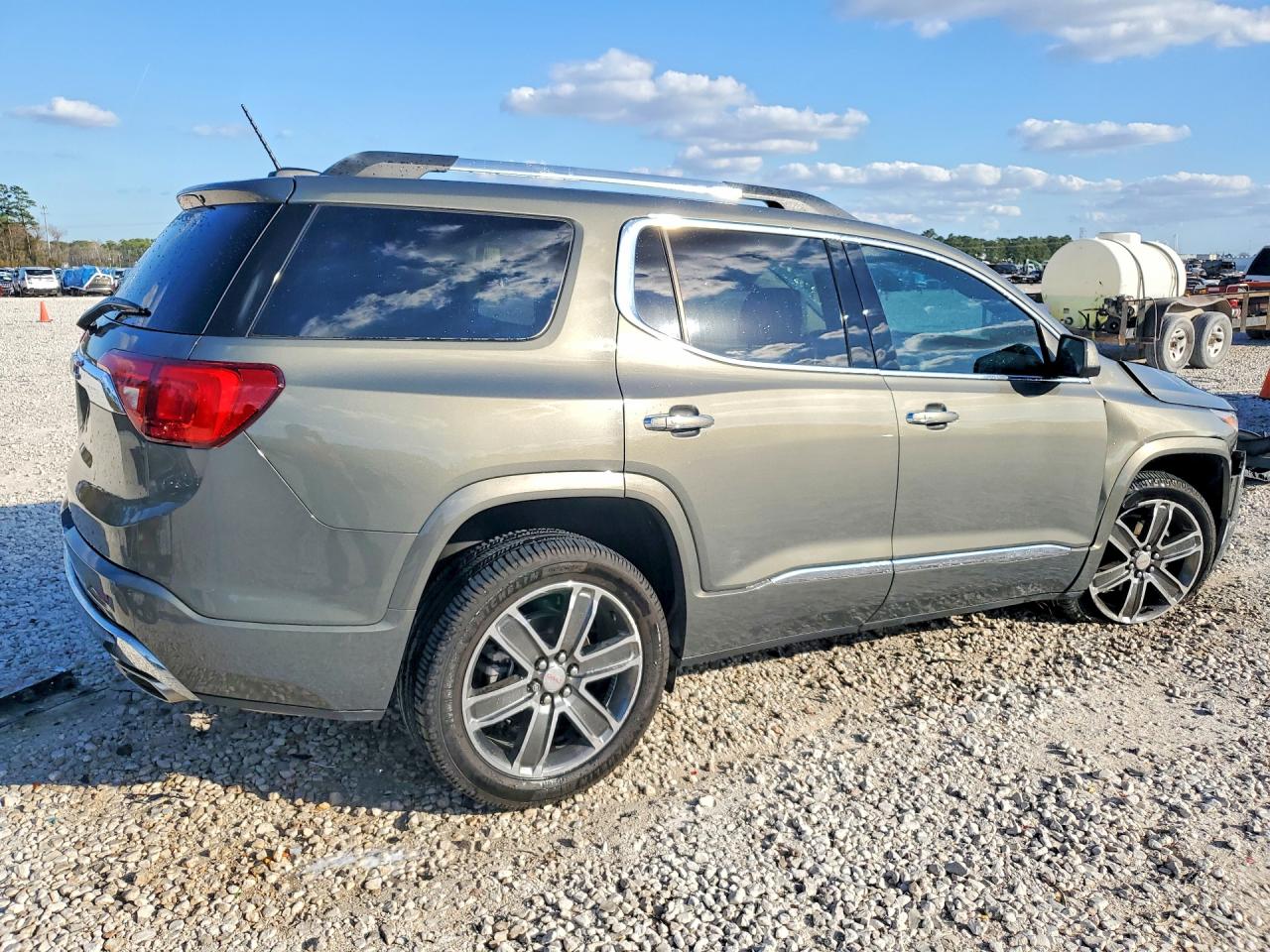 GMC Acadia Denali