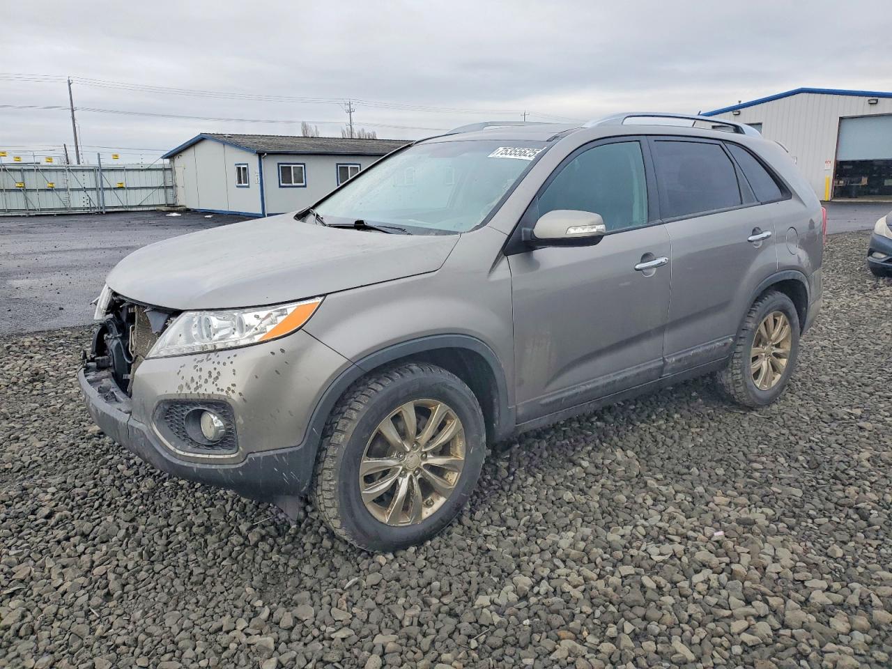 Salvage Kia Sorento Image