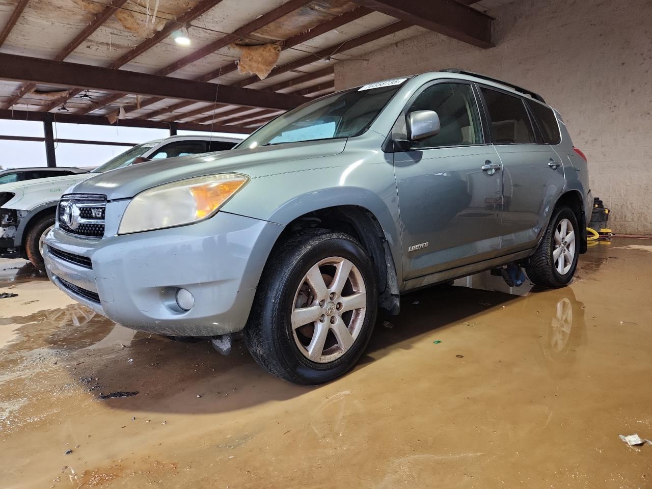 Salvage Toyota RAV4 Image