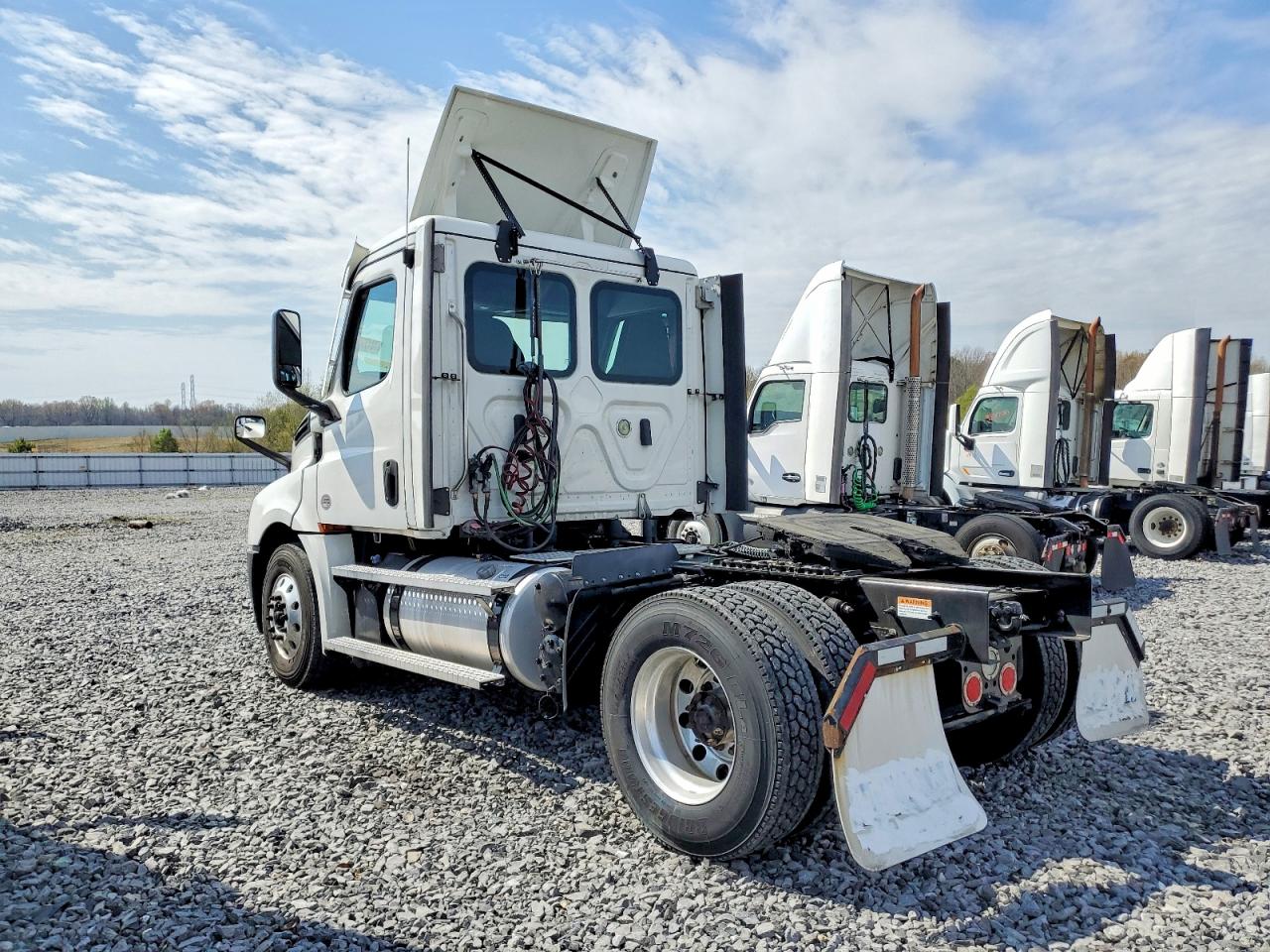 Freigliner Cascadia 126