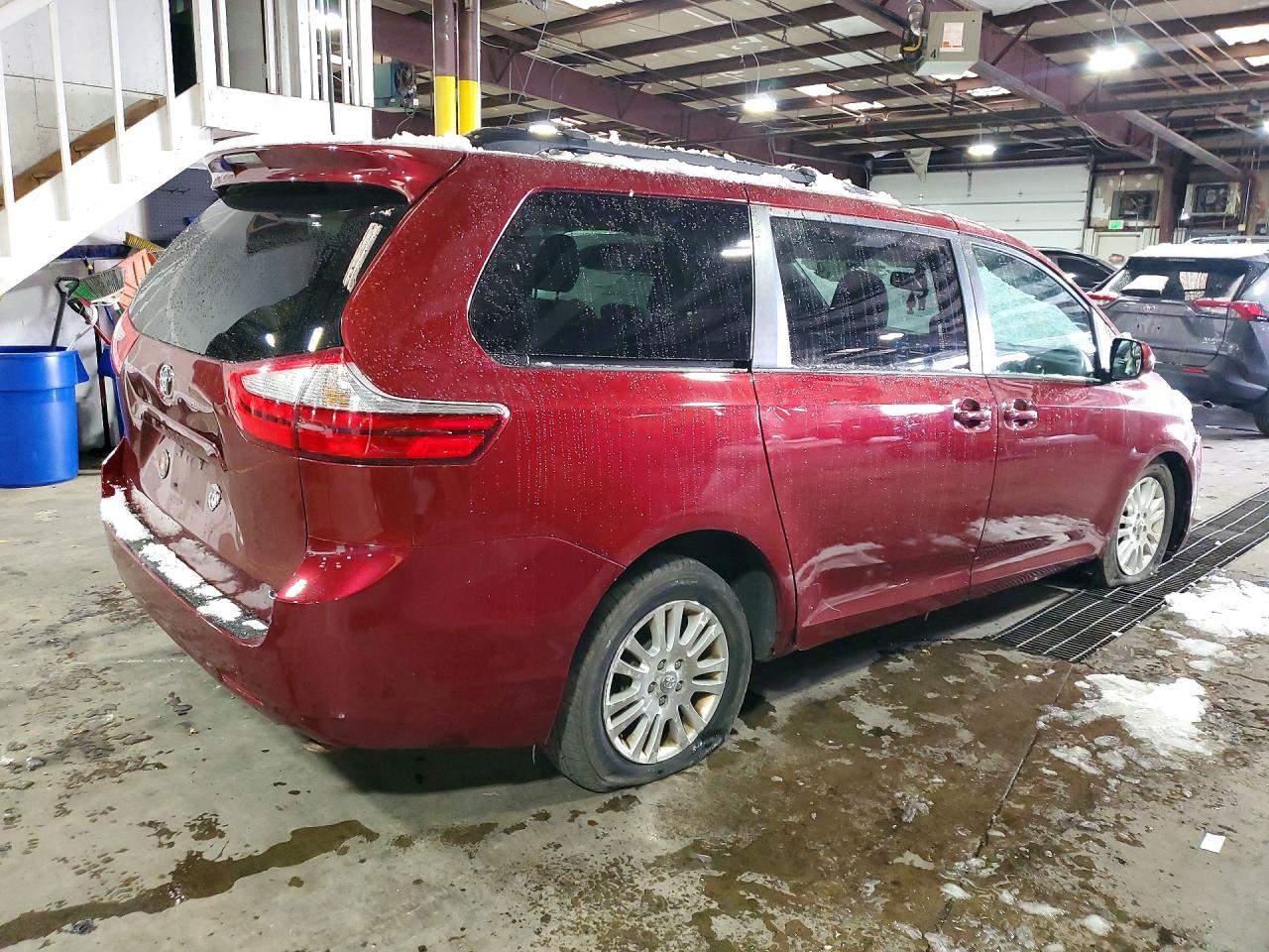 Toyota Sienna Le 8-passenger