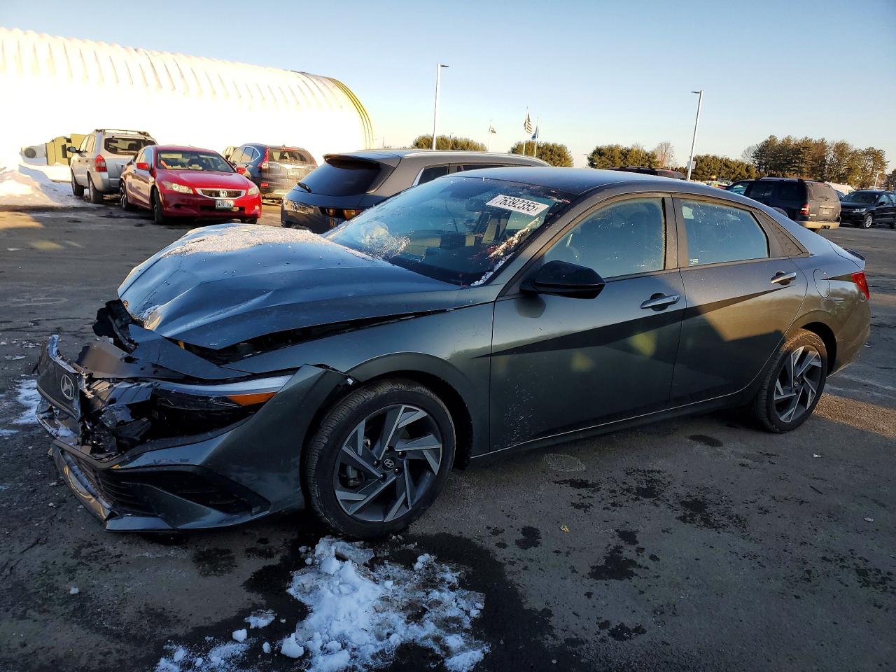 Salvage Hyundai ELANTRA Image