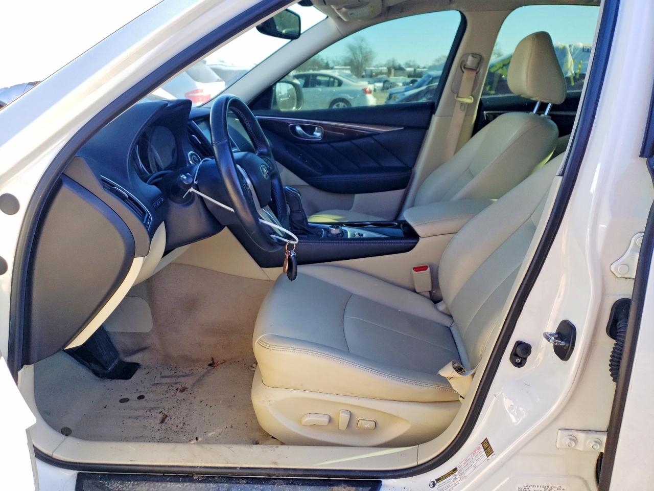 INFINITI Q50 Luxe
