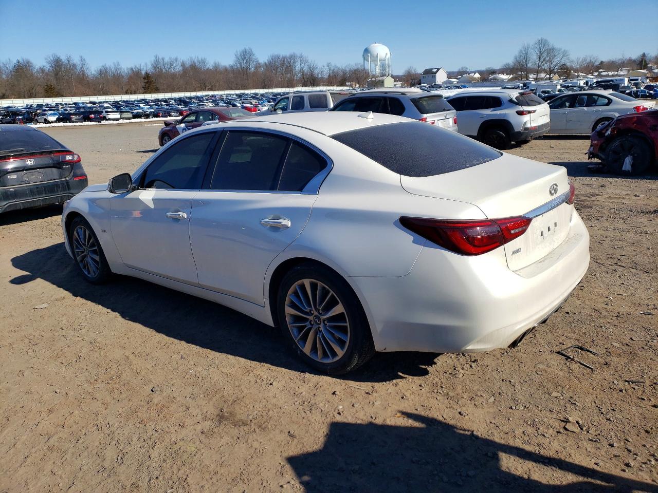 INFINITI Q50 Luxe