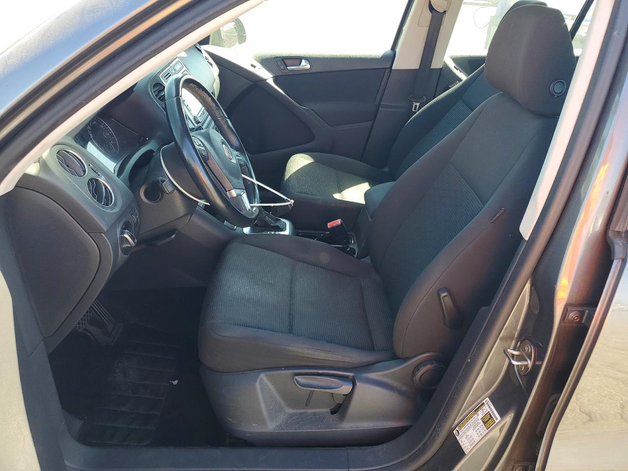 Volkswagen Tiguan S