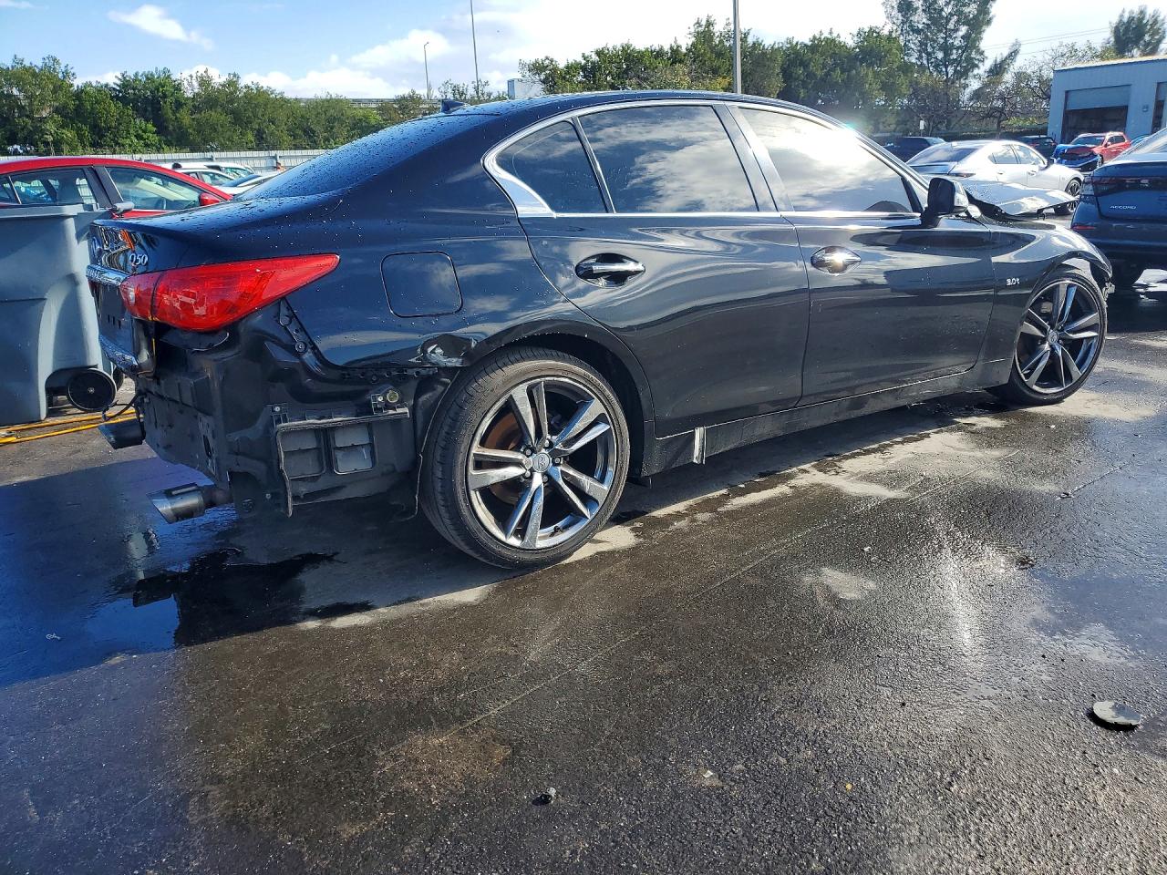 INFINITI Q50 3.0t P 3.0t Premium