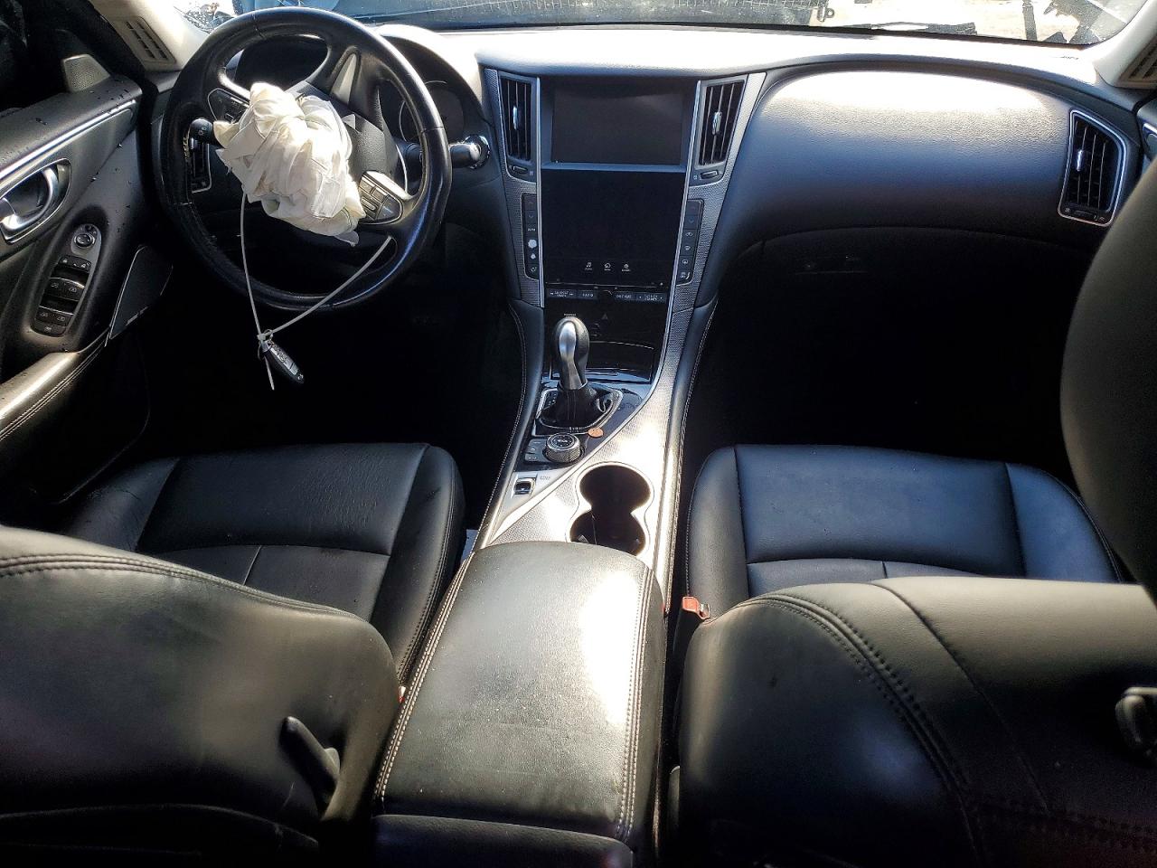 INFINITI Q50 3.0t P 3.0t Premium