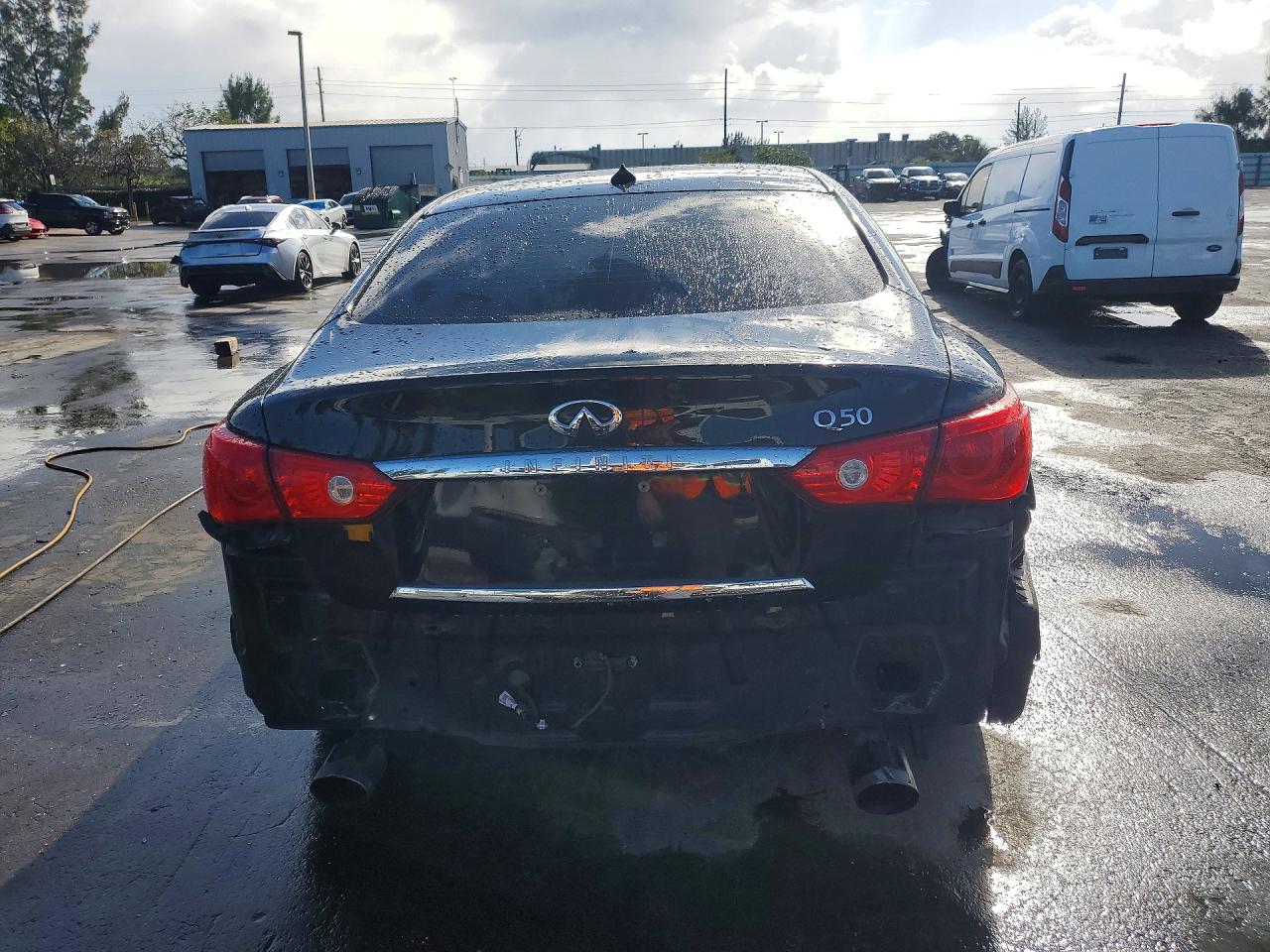 INFINITI Q50 3.0t P 3.0t Premium