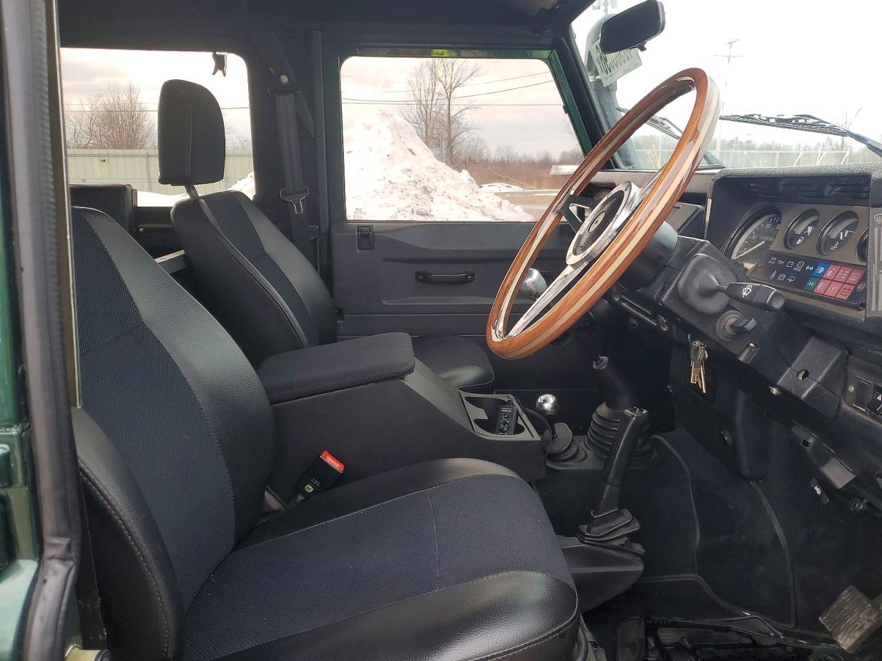 Land Rover Defender
