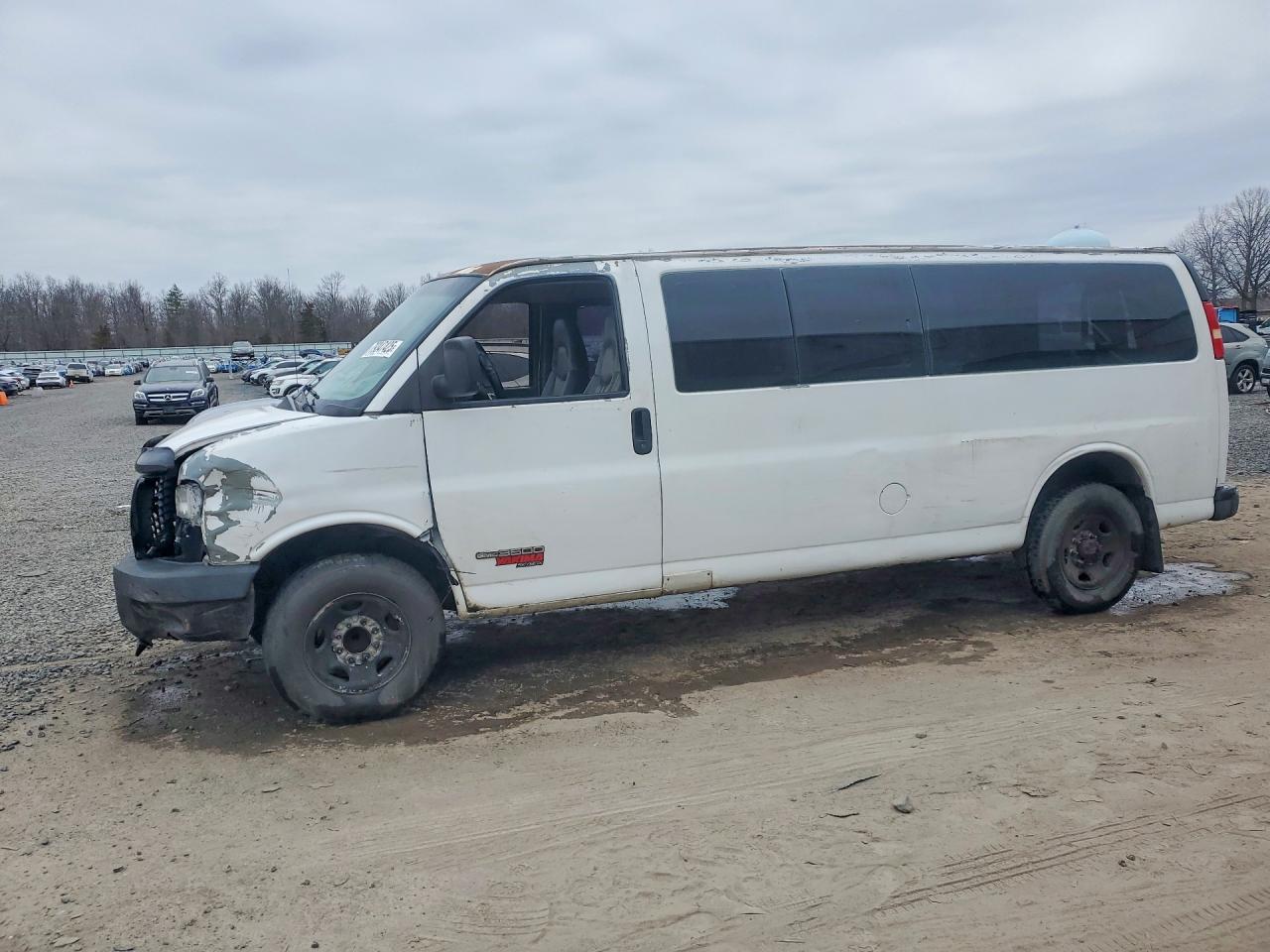 Salvage GMC Savana Image
