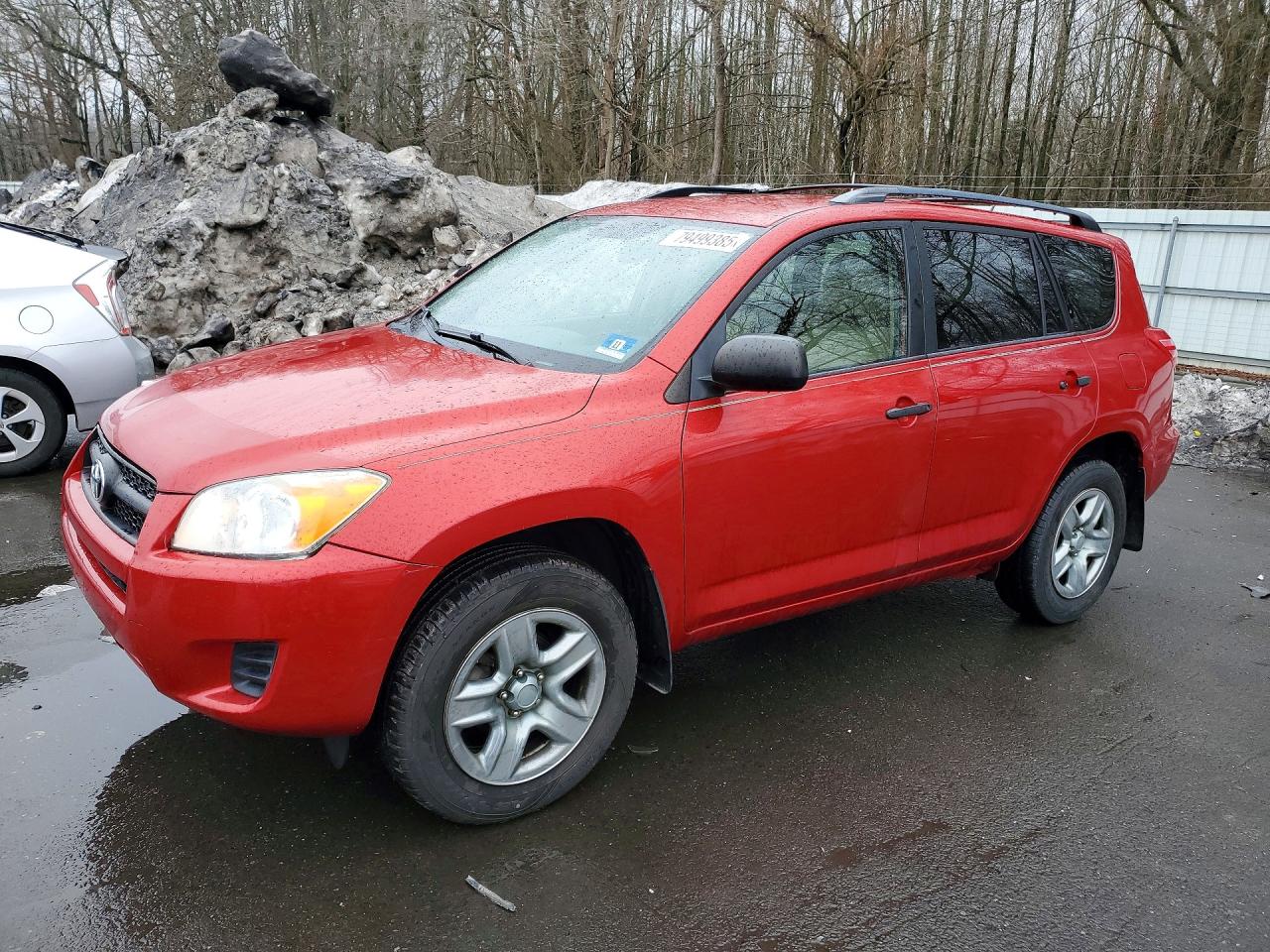 Salvage Toyota RAV4 Image