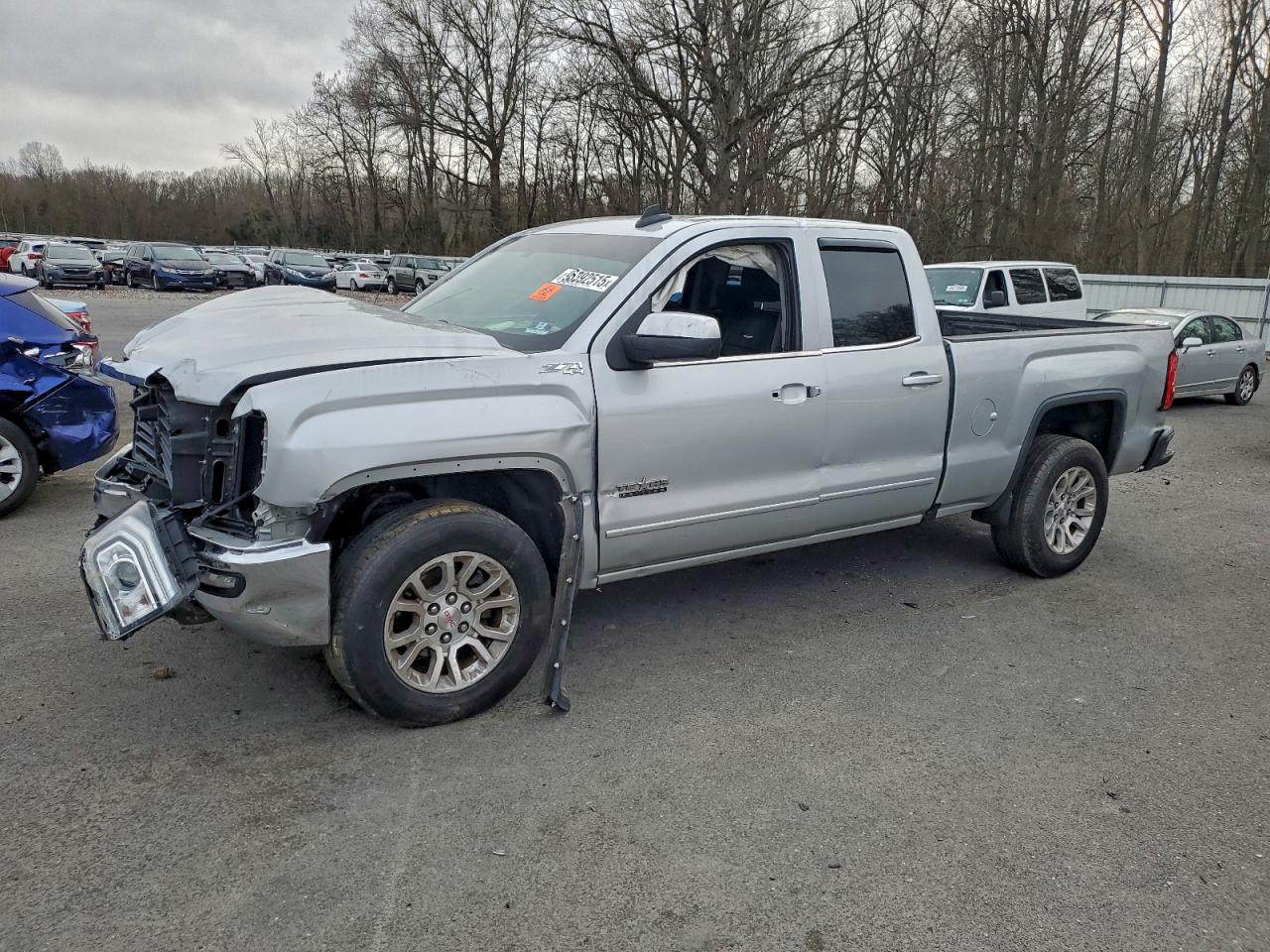 Salvage GMC Sierra Image