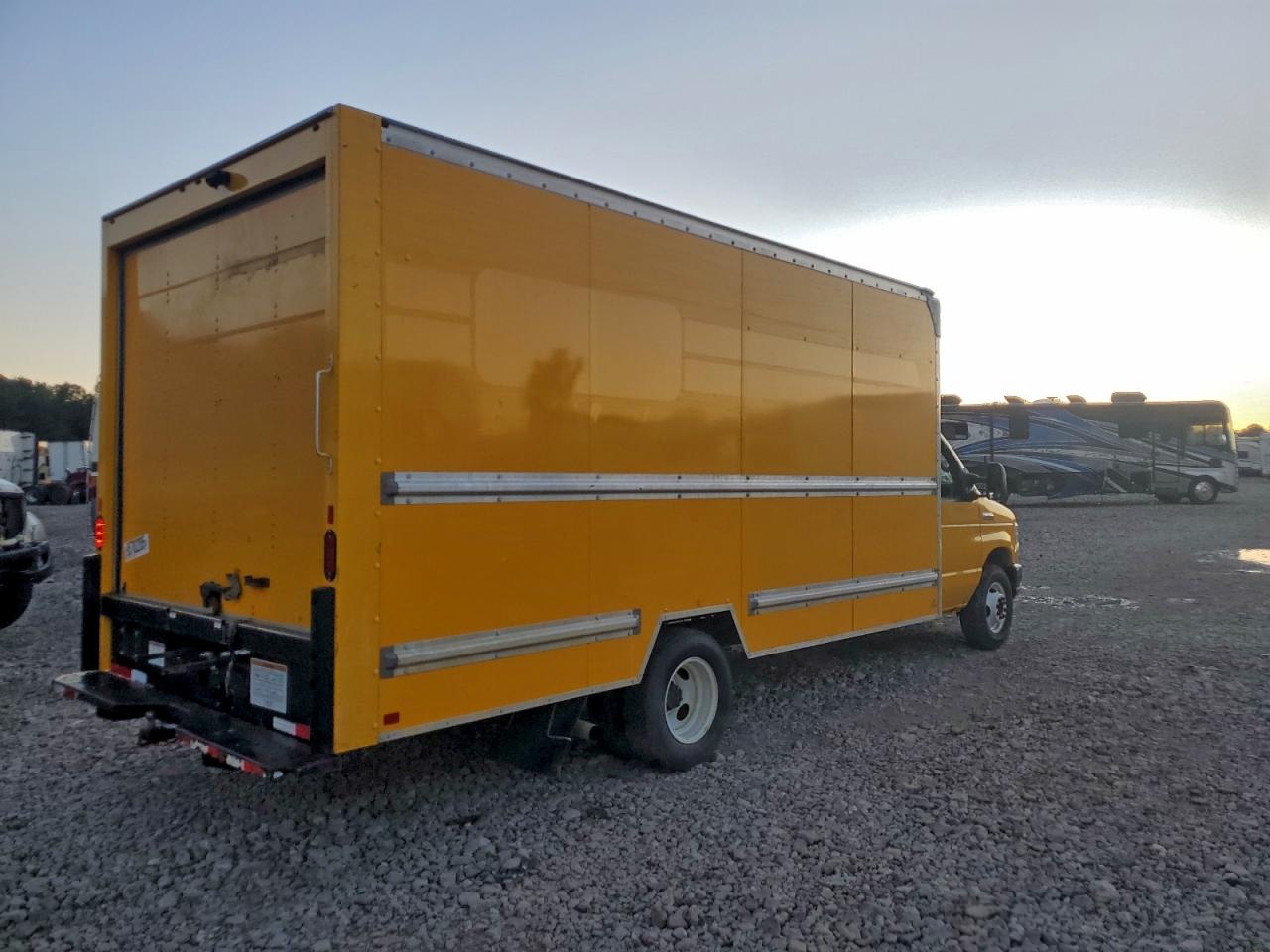 Ford E-350